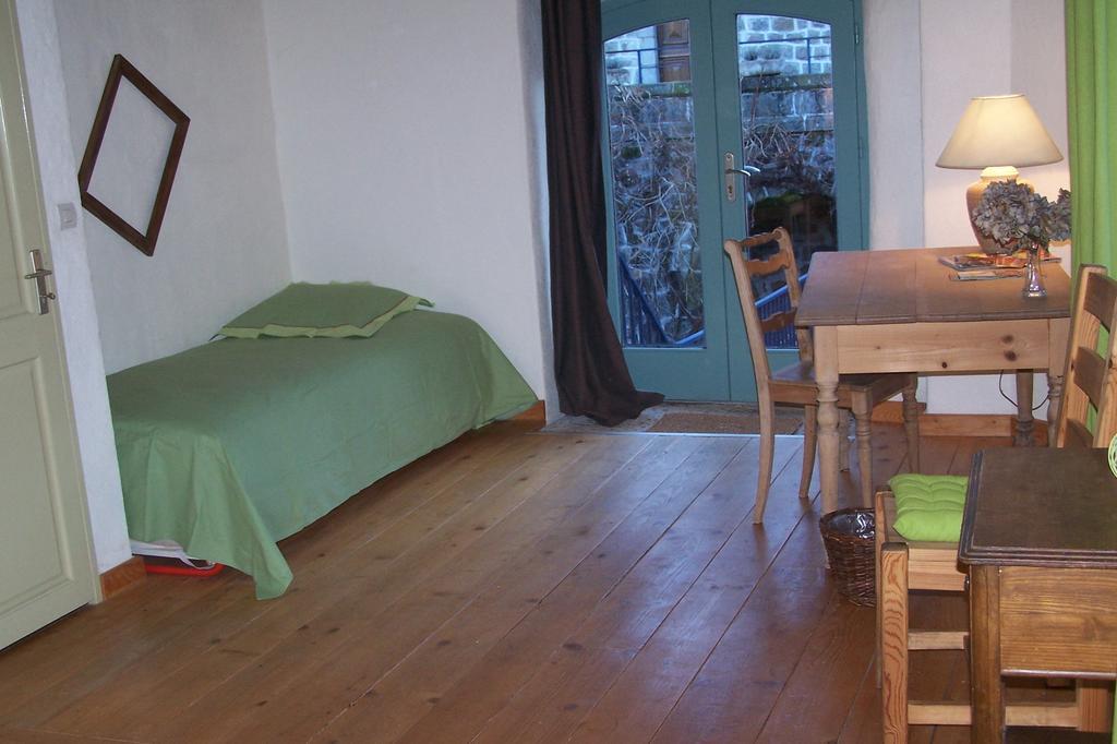 Salomony Chambre D'Hotes Marcols-les-Eaux Esterno foto