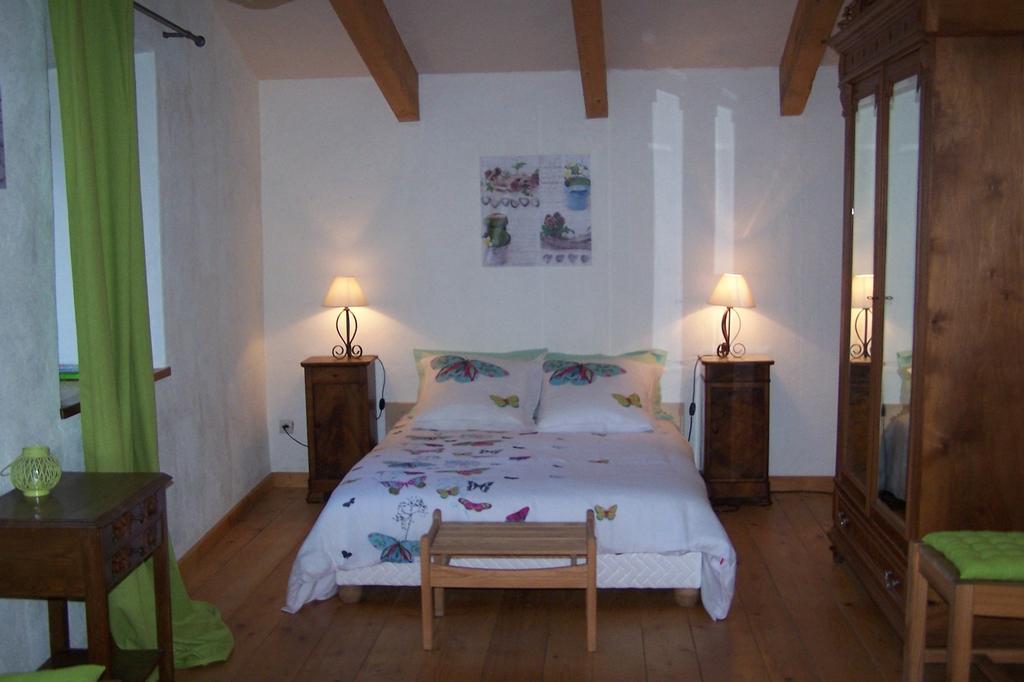 Salomony Chambre D'Hotes Marcols-les-Eaux Camera foto