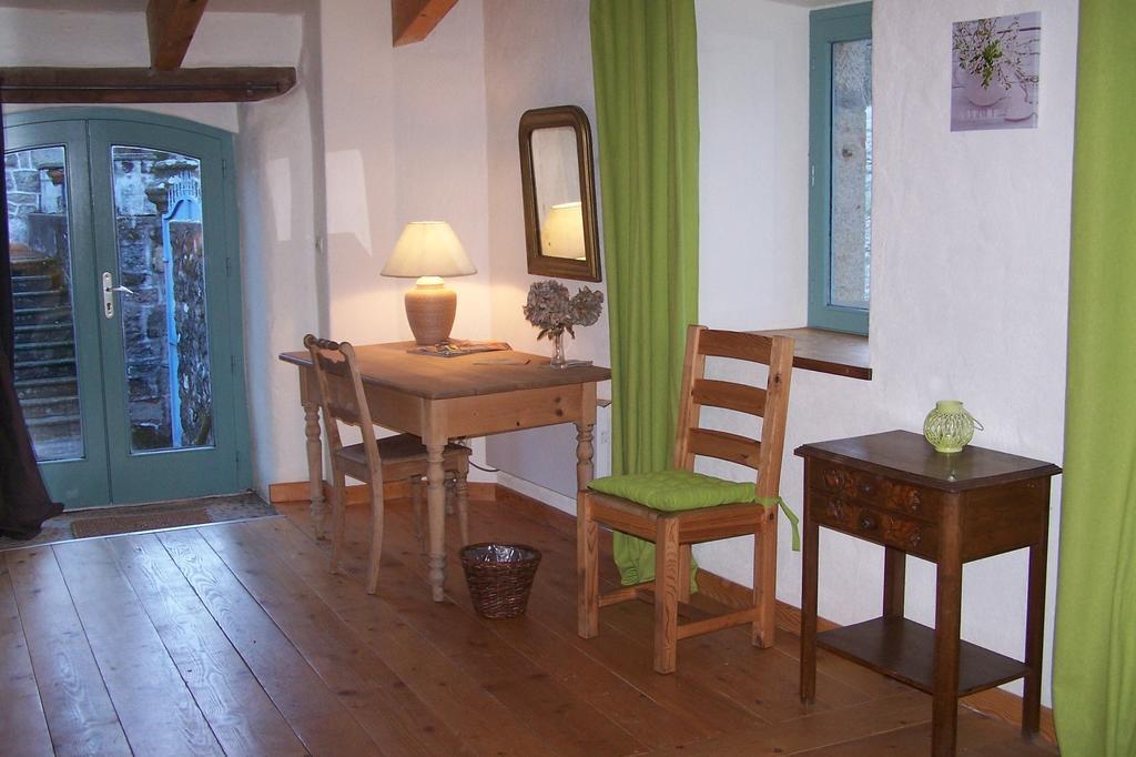 Salomony Chambre D'Hotes Marcols-les-Eaux Camera foto